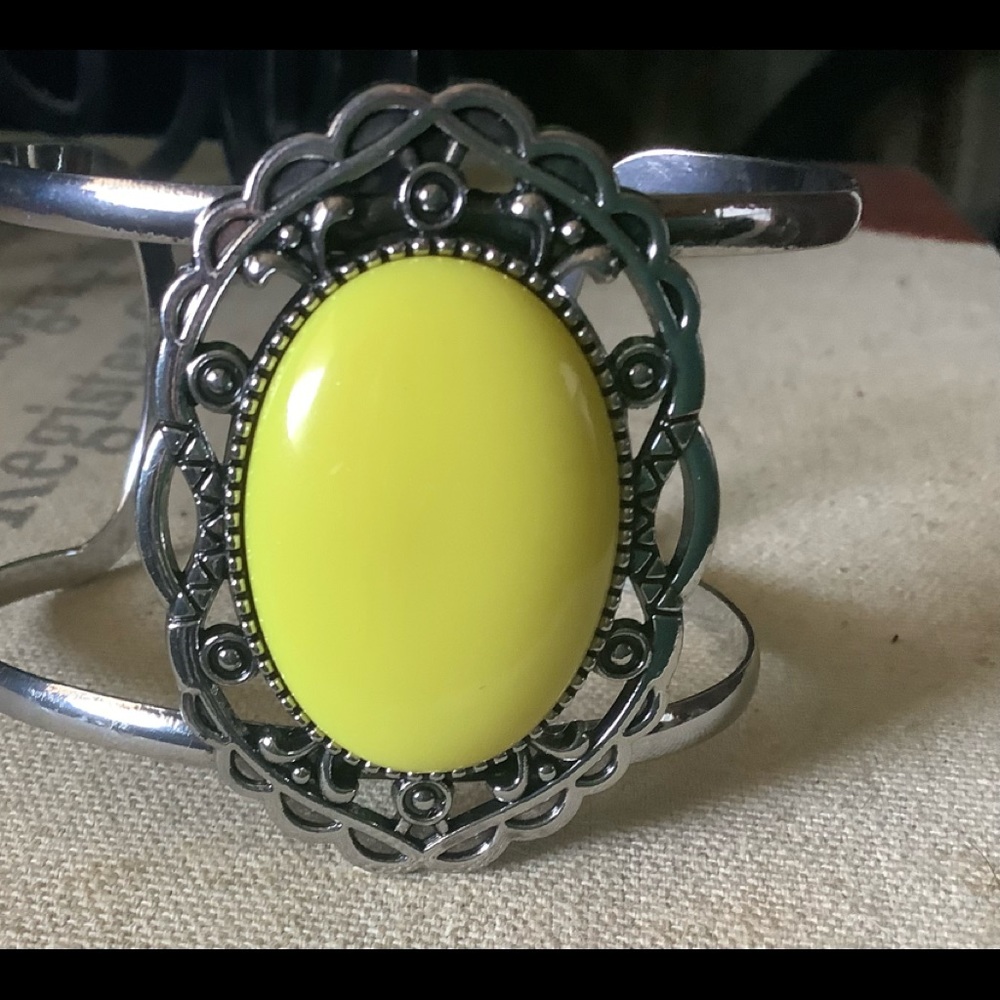 Yellow Stone and Silver Cuff Braclet